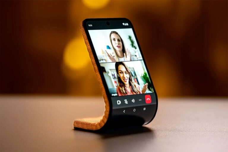 AI Powered Motorola Bendable Phone